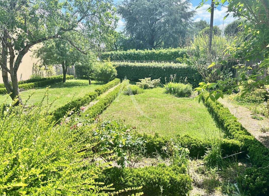 Terrain à TIERCE