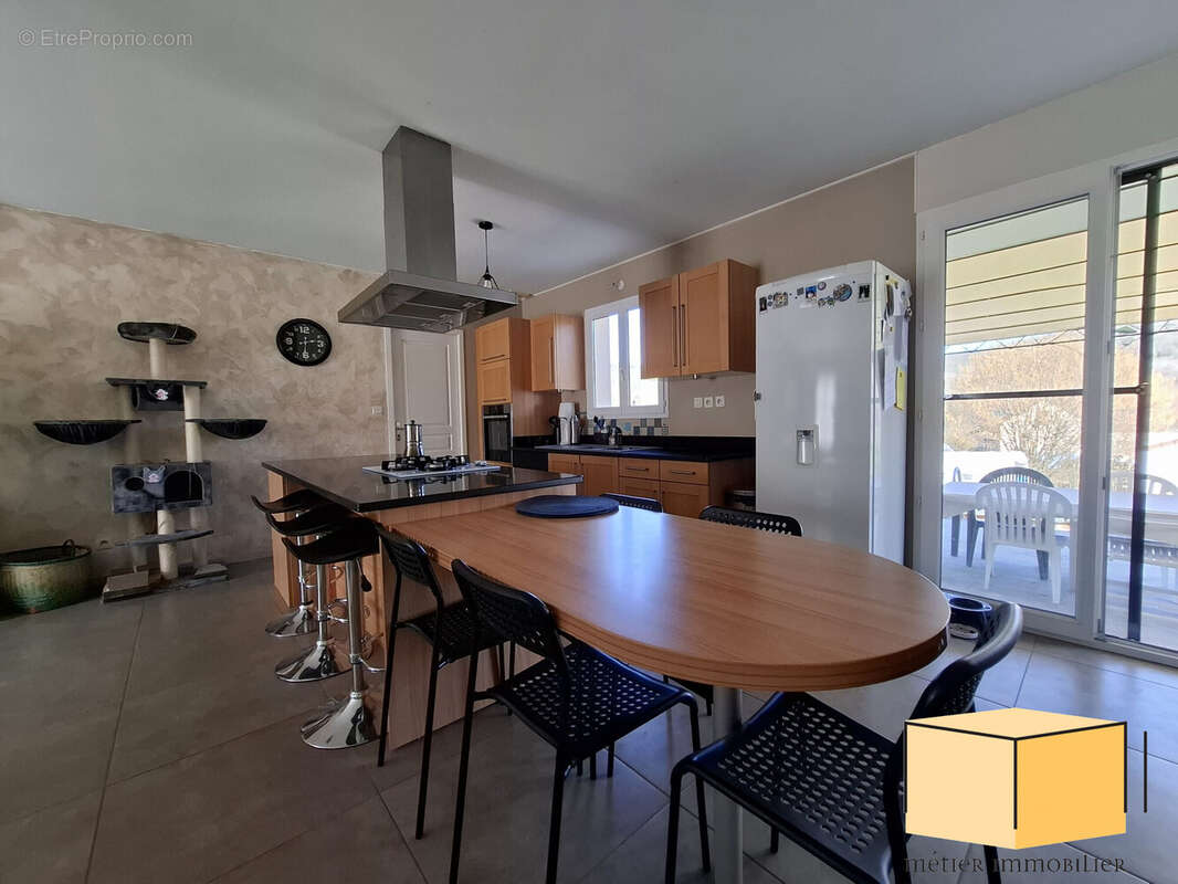 Maison à CHAZEY-BONS