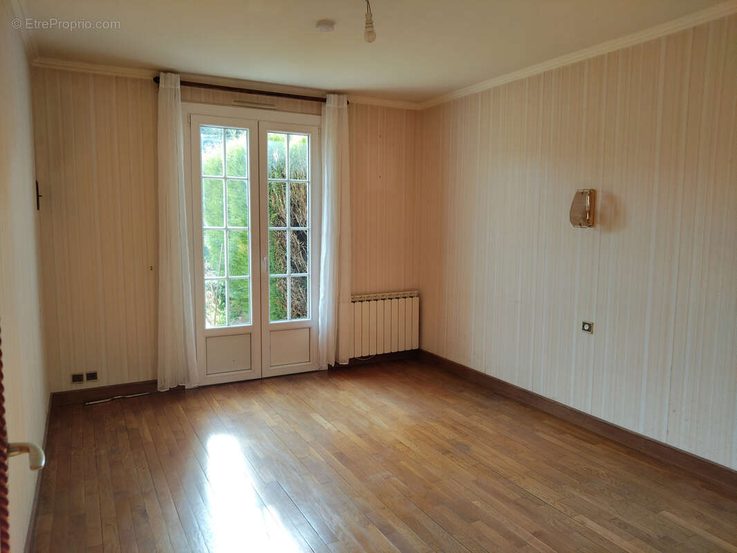 Maison à NAZELLES-NEGRON