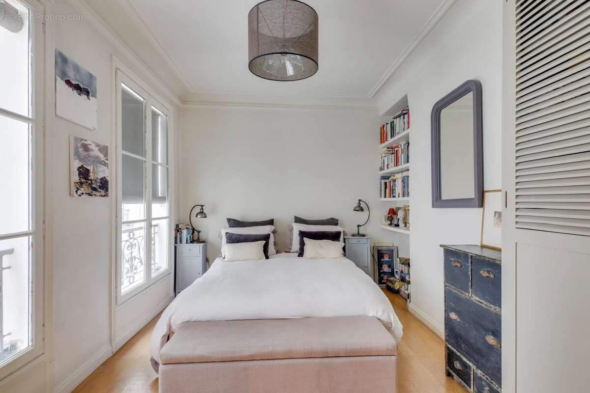 Appartement à PARIS-17E