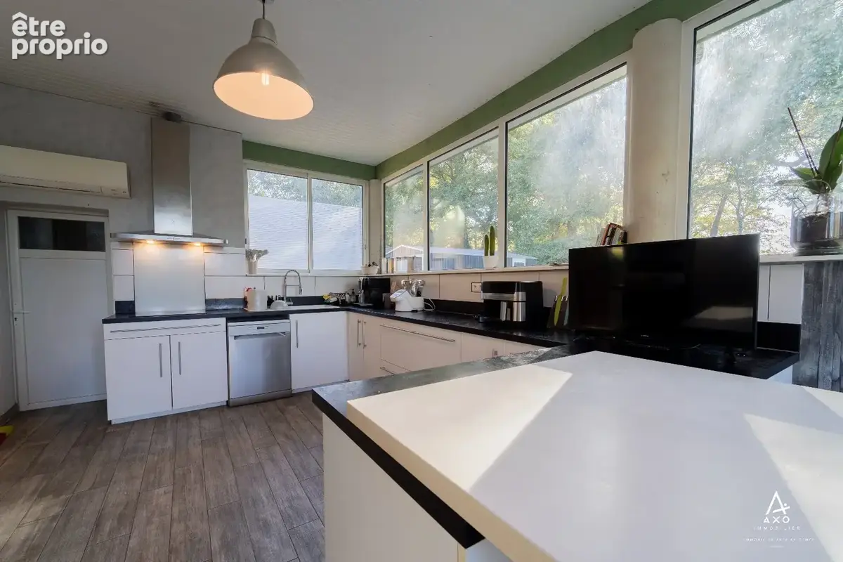 Maison contemporaine avec piscine, garage, abri voiture - photo 9