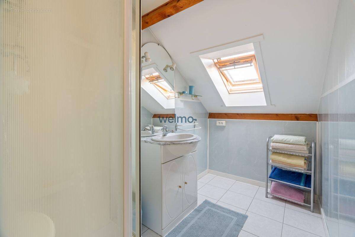 Maison à MAURECOURT