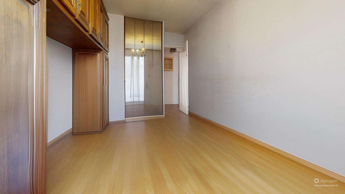 Appartement à VAUJOURS