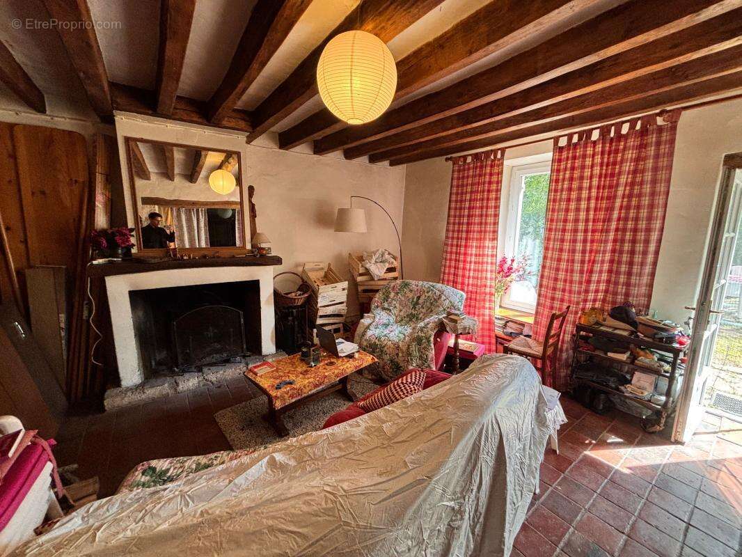 Maison à ORMOY-LA-RIVIERE