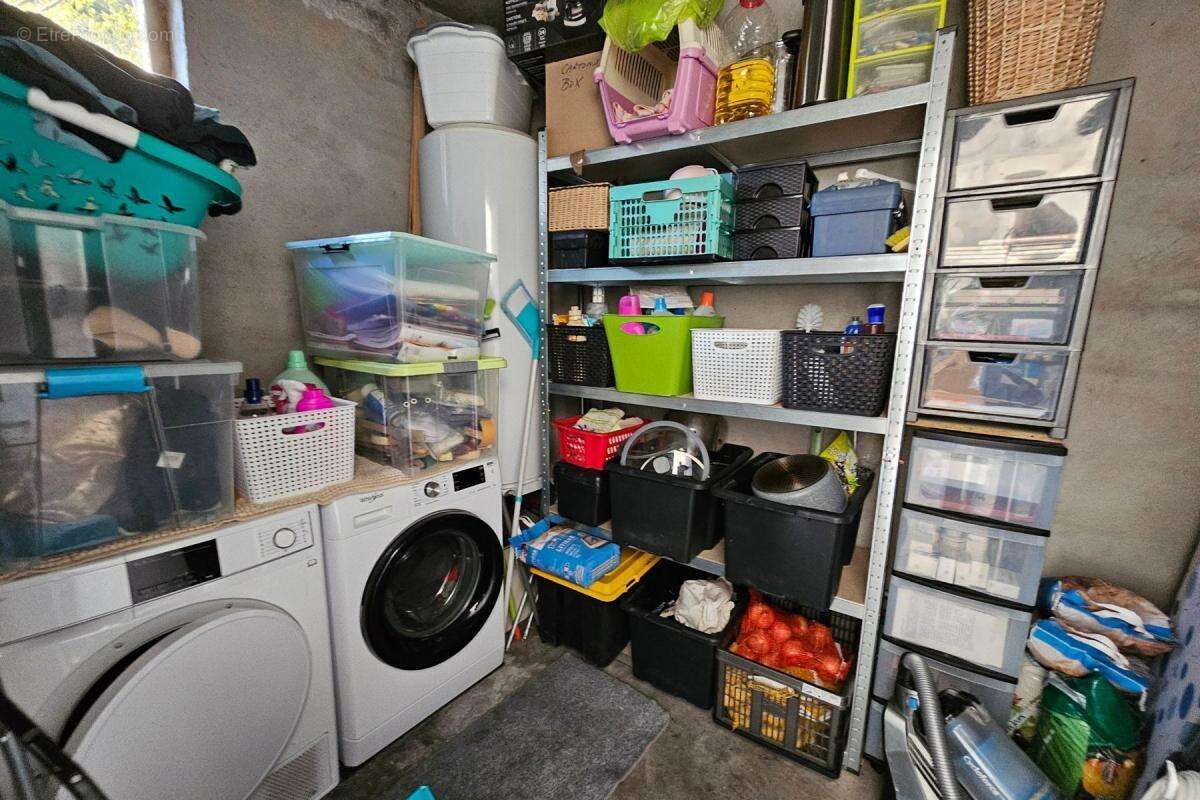 Appartement à REYNES