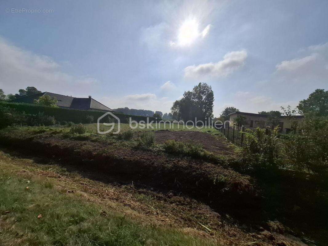 Terrain constructible et viabilisé - photo 4