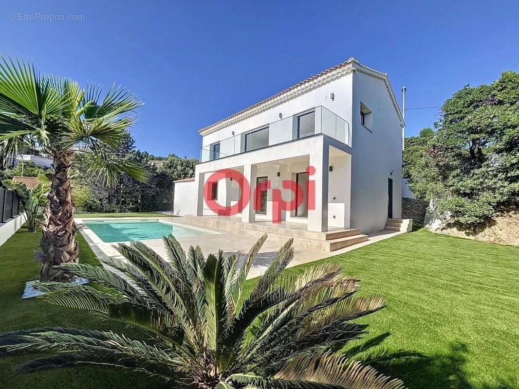 Maison à LES ISSAMBRES