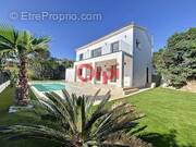 Maison à LES ISSAMBRES