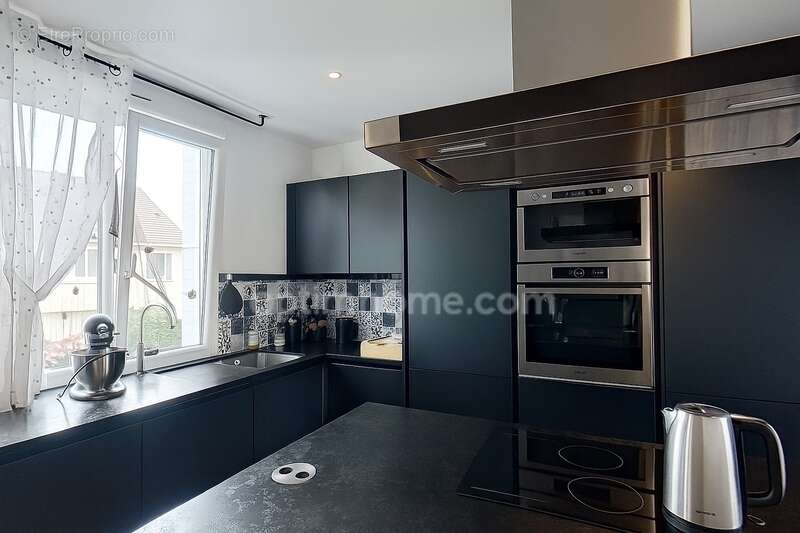 Maison à CHENNEVIERES-SUR-MARNE