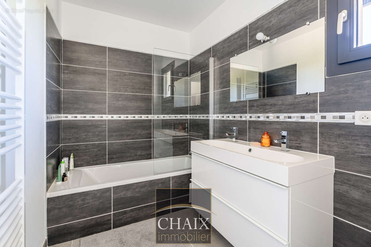 Appartement à PEYNIER