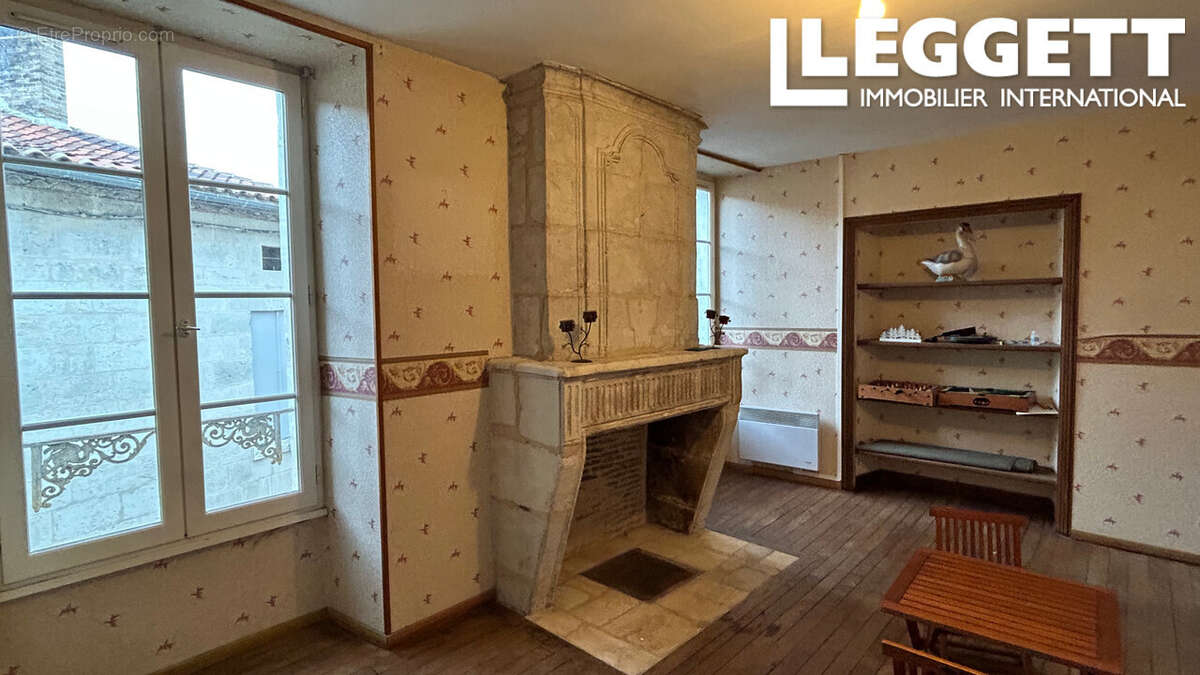 Appartement à AUBETERRE-SUR-DRONNE