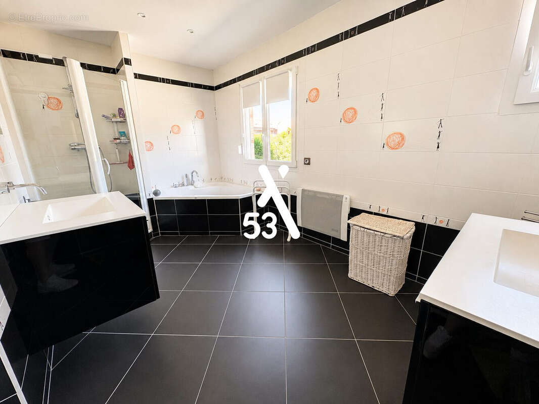 Maison 155 m² à Arques  - photo 8