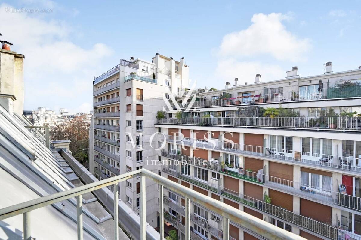 Appartement à PARIS-17E