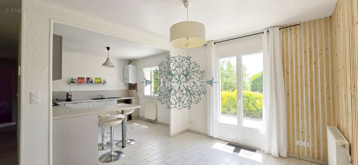 Maison à VILLENEUVE-LES-SABLONS