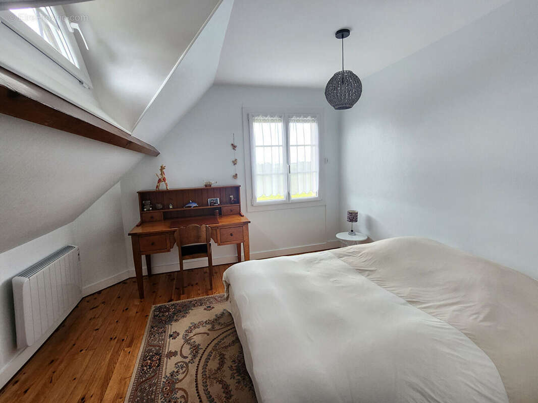 Maison à CREVECOEUR-LE-GRAND