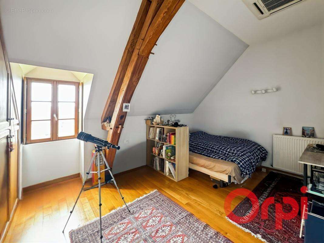 Maison à DUN-SUR-AURON
