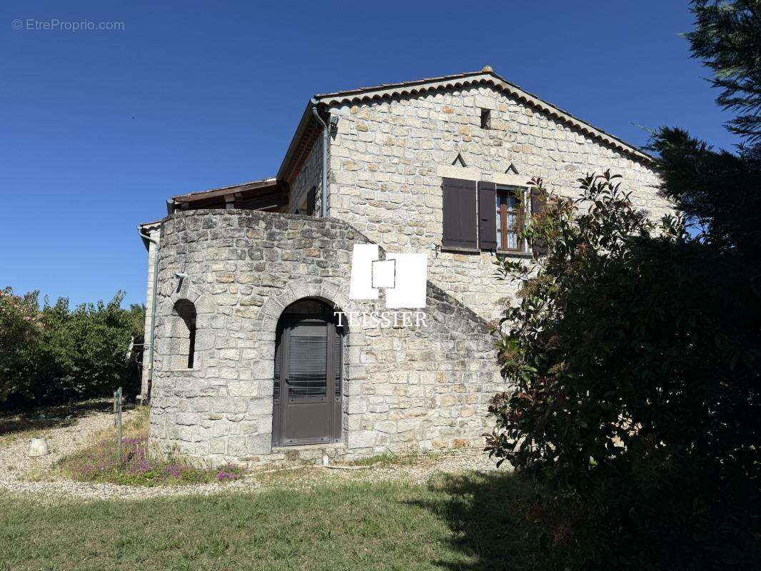 Maison à LABLACHERE