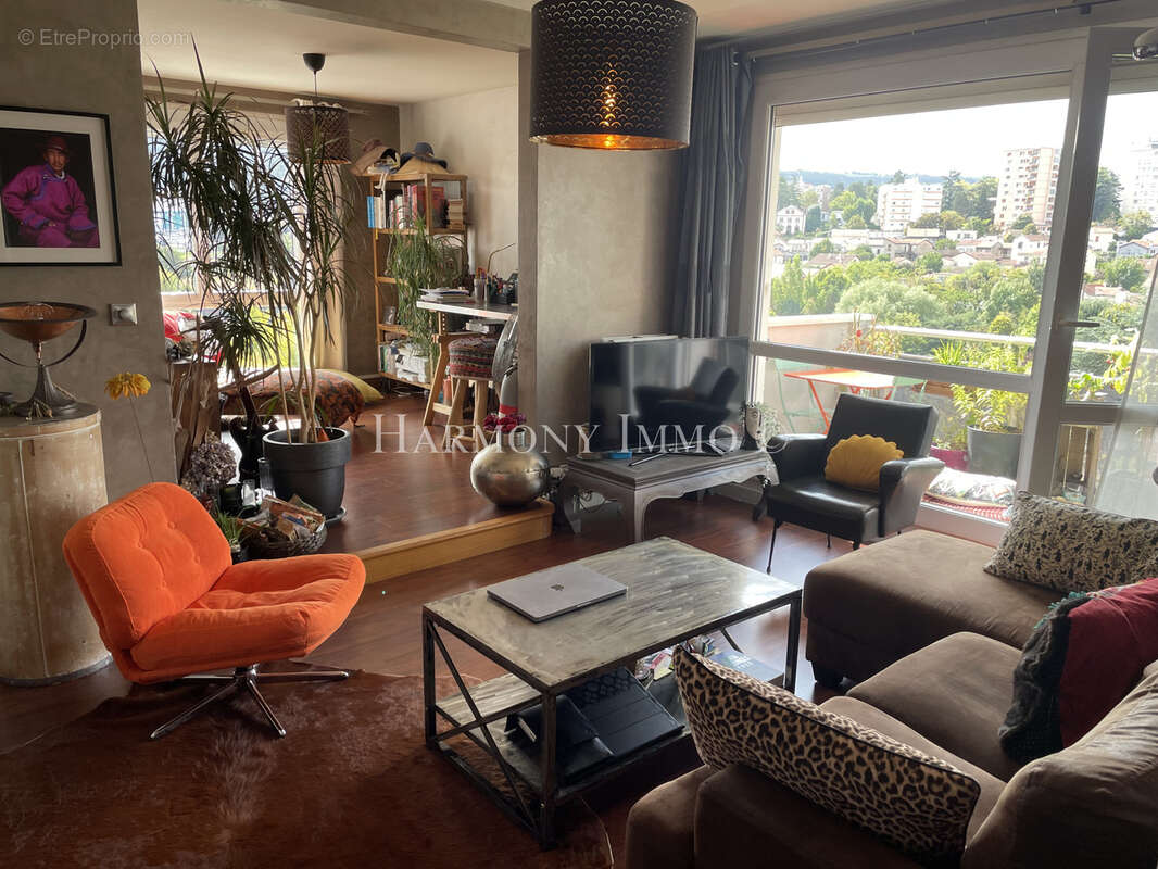 Appartement à SAINT-ETIENNE