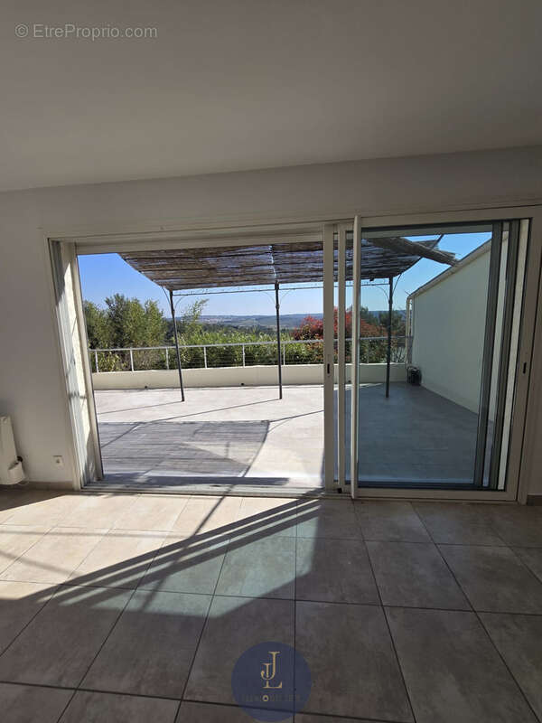 Appartement à COMBAILLAUX