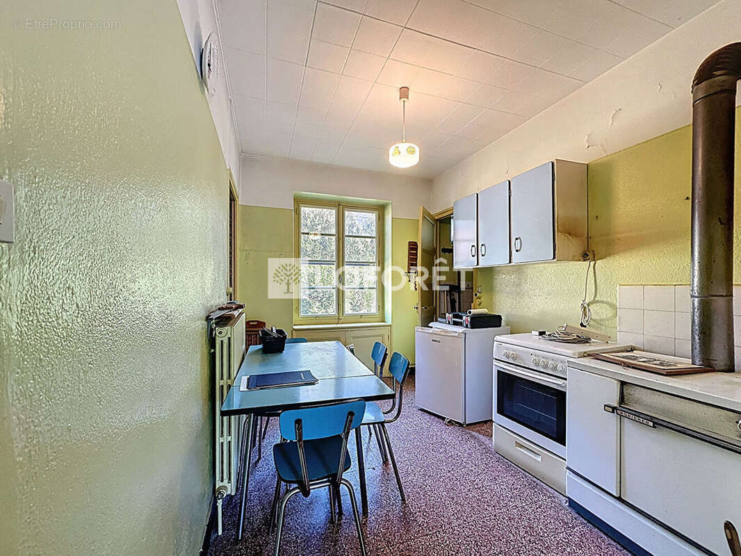 Maison à COURMANGOUX