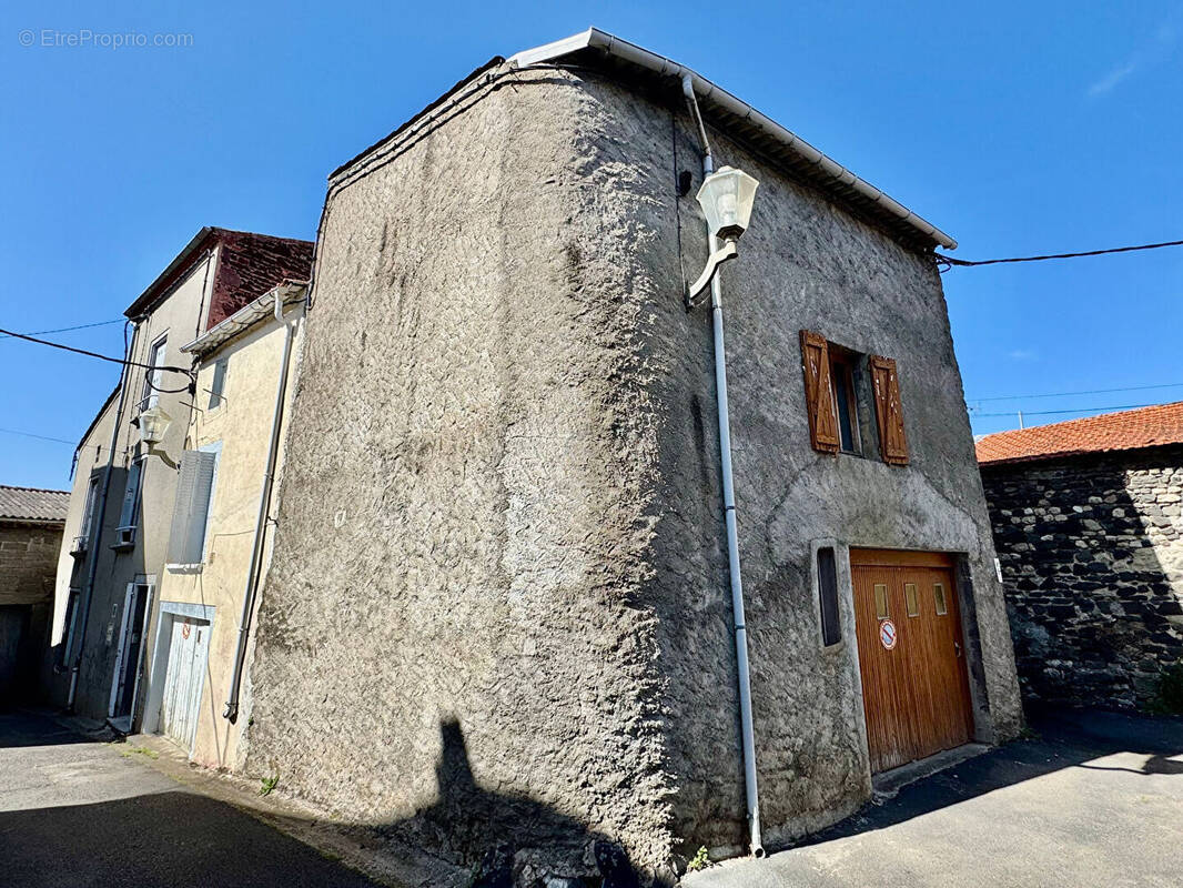 Maison à ROMAGNAT