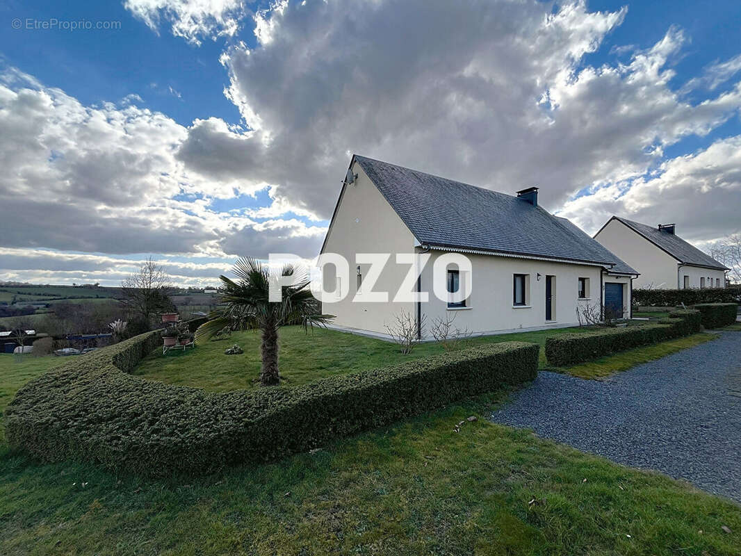 Maison à TESSY-SUR-VIRE