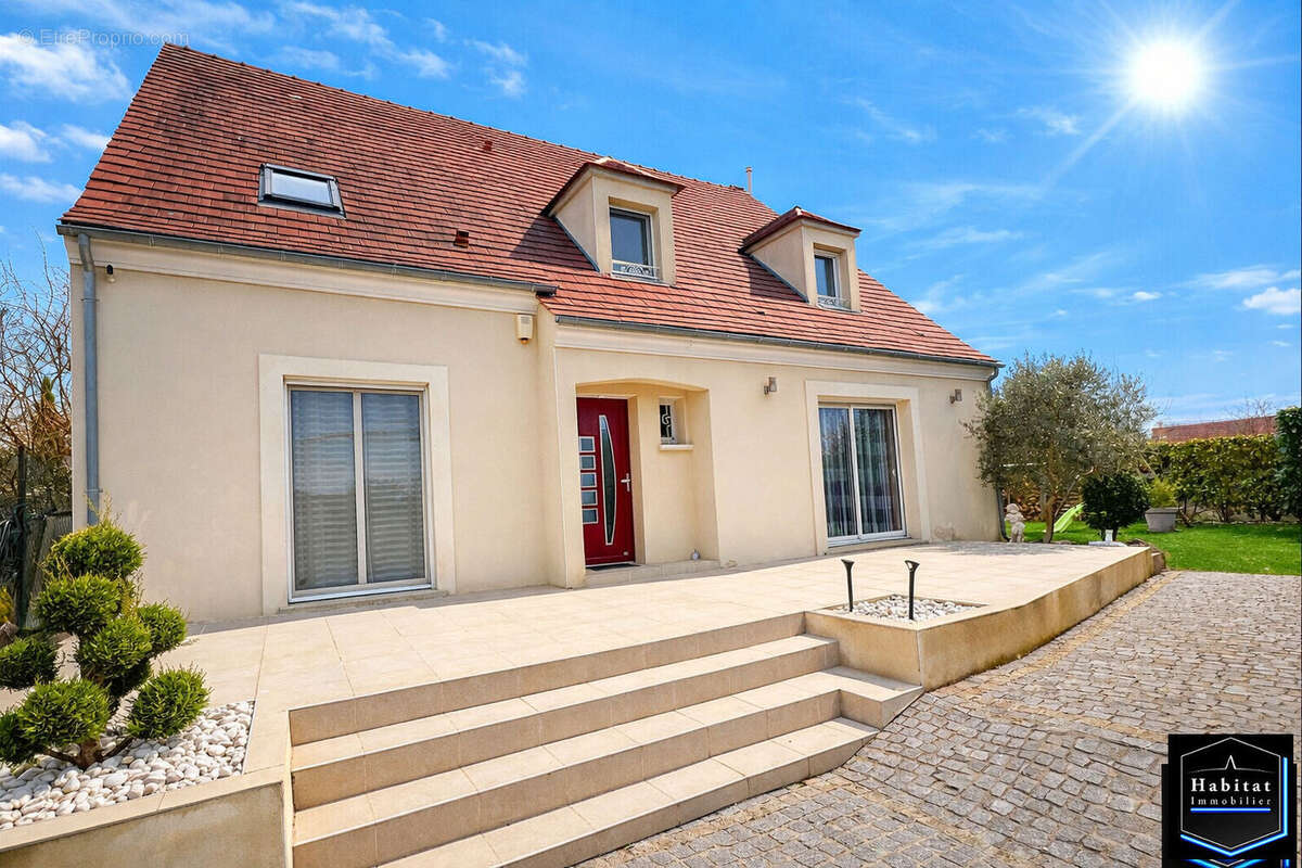 Maison à LE PLESSIS-BELLEVILLE