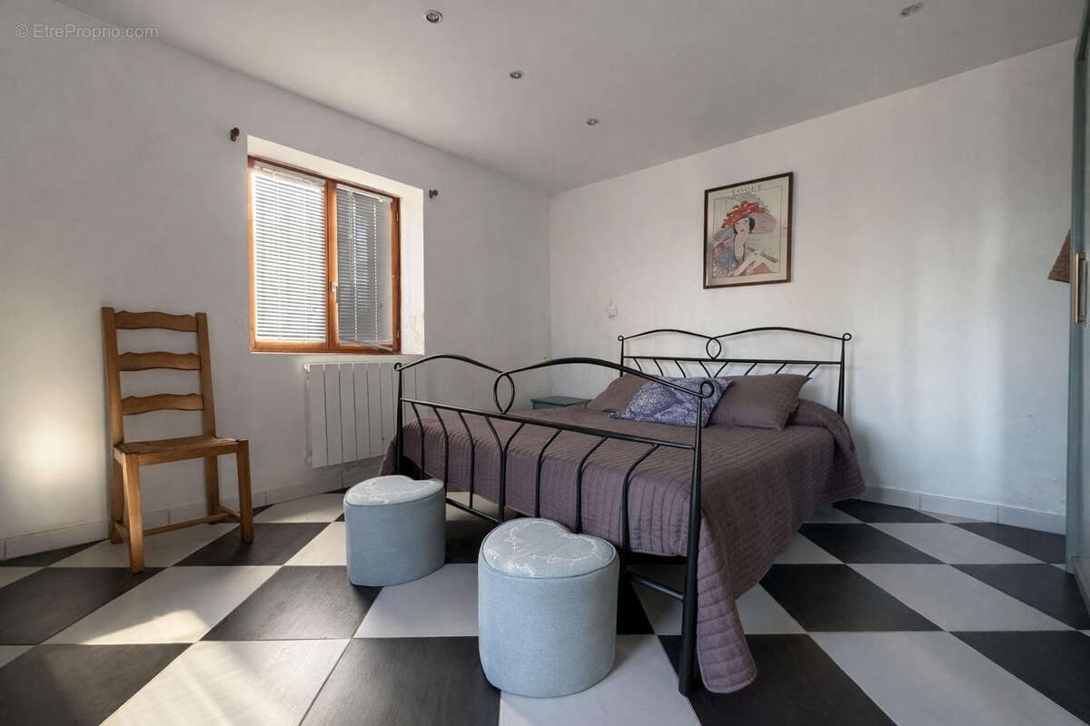 Appartement à EZE