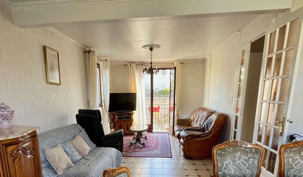 Maison à CHENNEVIERES-SUR-MARNE