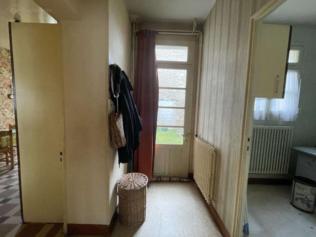 Maison à VOUNEUIL-SUR-VIENNE