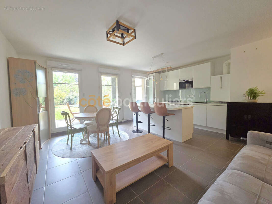 Appartement à MAREIL-MARLY