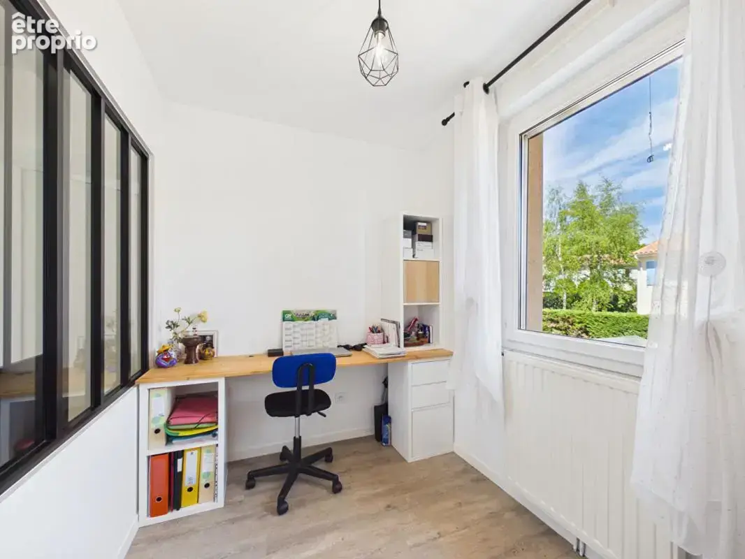 Maison de 124 m 2 à Mignaloux Beauvoir , 3 chambres, 1 bureau,  jardin, garage - photo 12