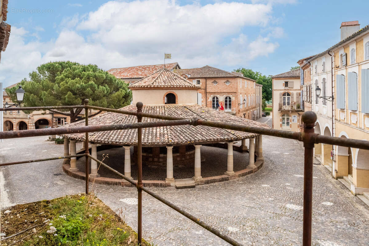 Maison de village à rénover avec jardin et garage - photo 5