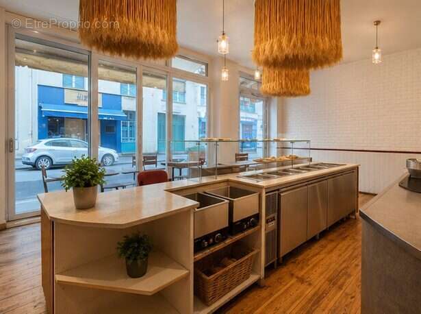 salle de restaurant avec comptoir - Autre à PARIS-9E