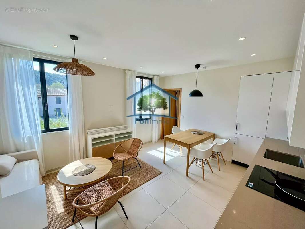 Appartement à LA MOLE