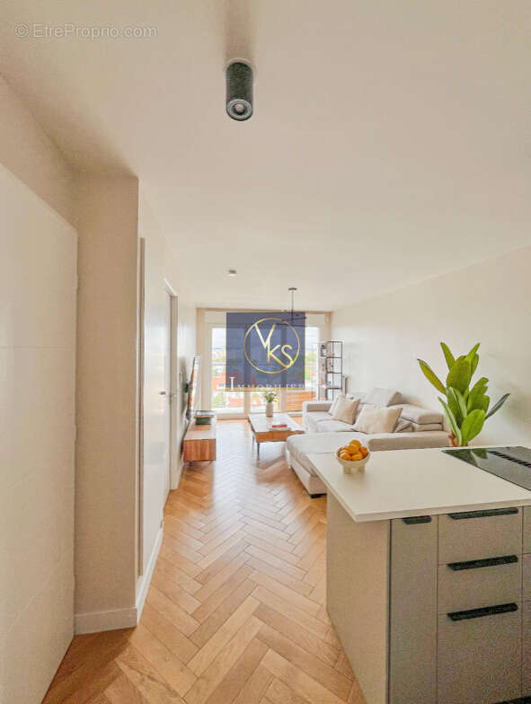 Appartement à COURBEVOIE