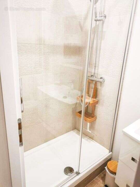 LA CIOTAT APPARTEMENT T2 ENTIERREMENT RENOVE - parfait état - - Appartement à LA CIOTAT