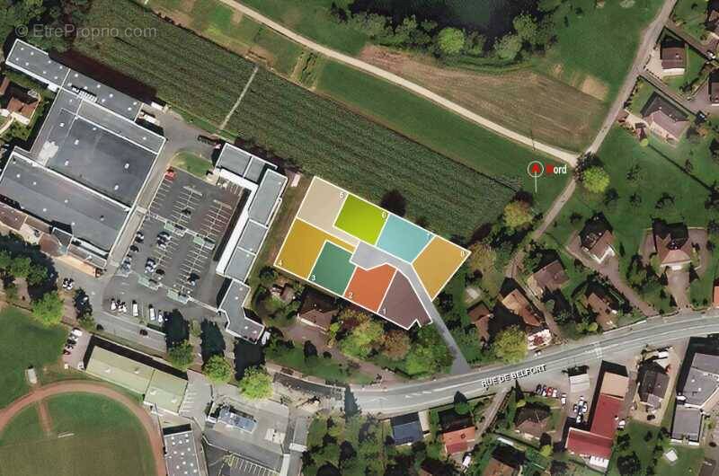 Terrain à DANNEMARIE