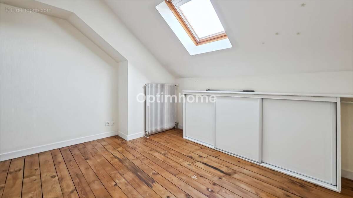 T3 duplex – Bureau + mezzanine – Immeuble 1903 – Chamalières – DPE E / GES E - photo 9