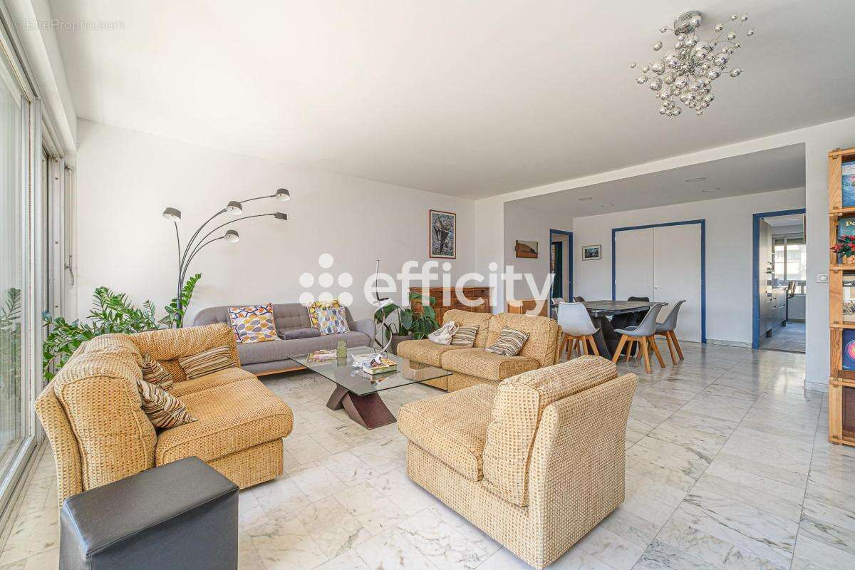 Appartement à MARSEILLE-8E