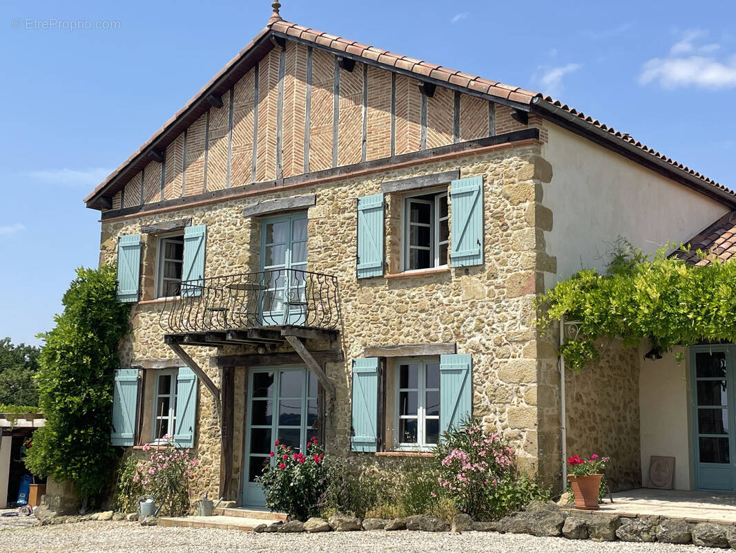 Maison à SEISSAN