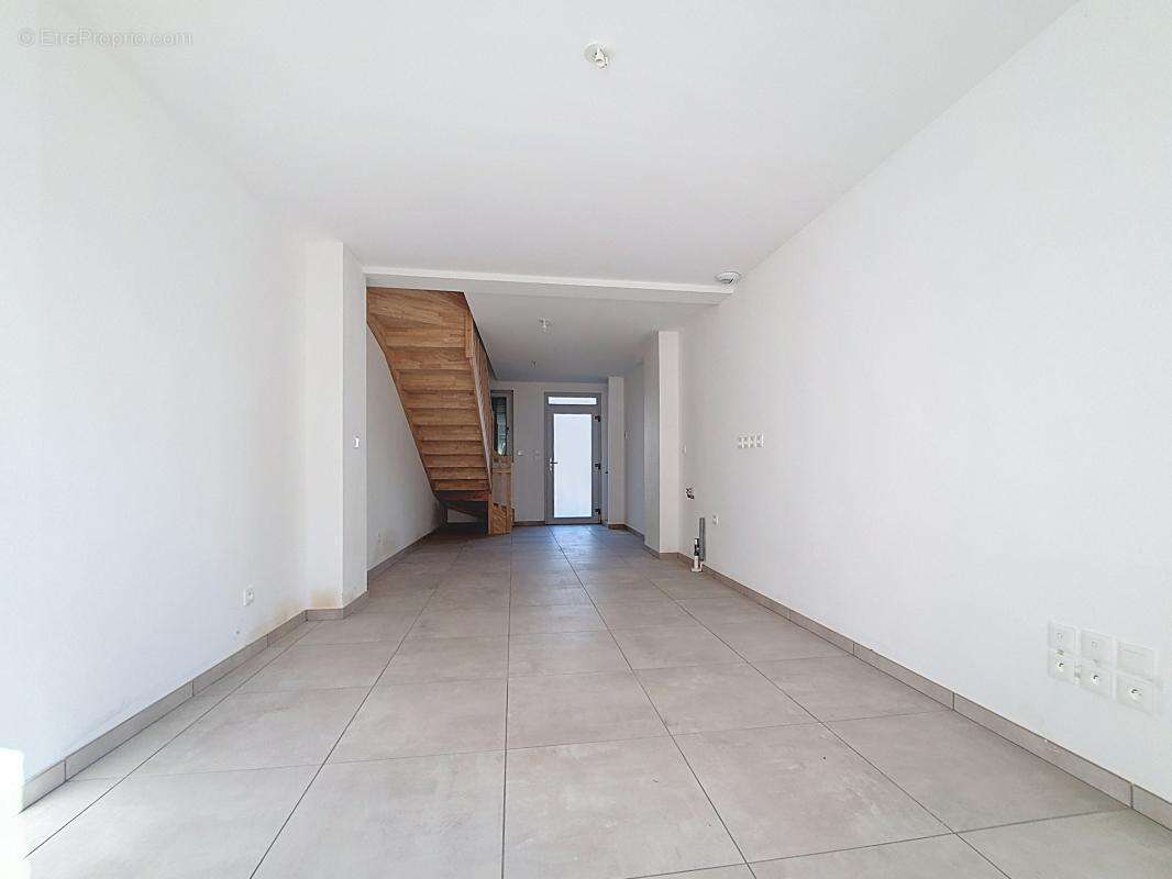 Appartement - 1 chambre - Duplex - Jardin - Stationnement - photo 6