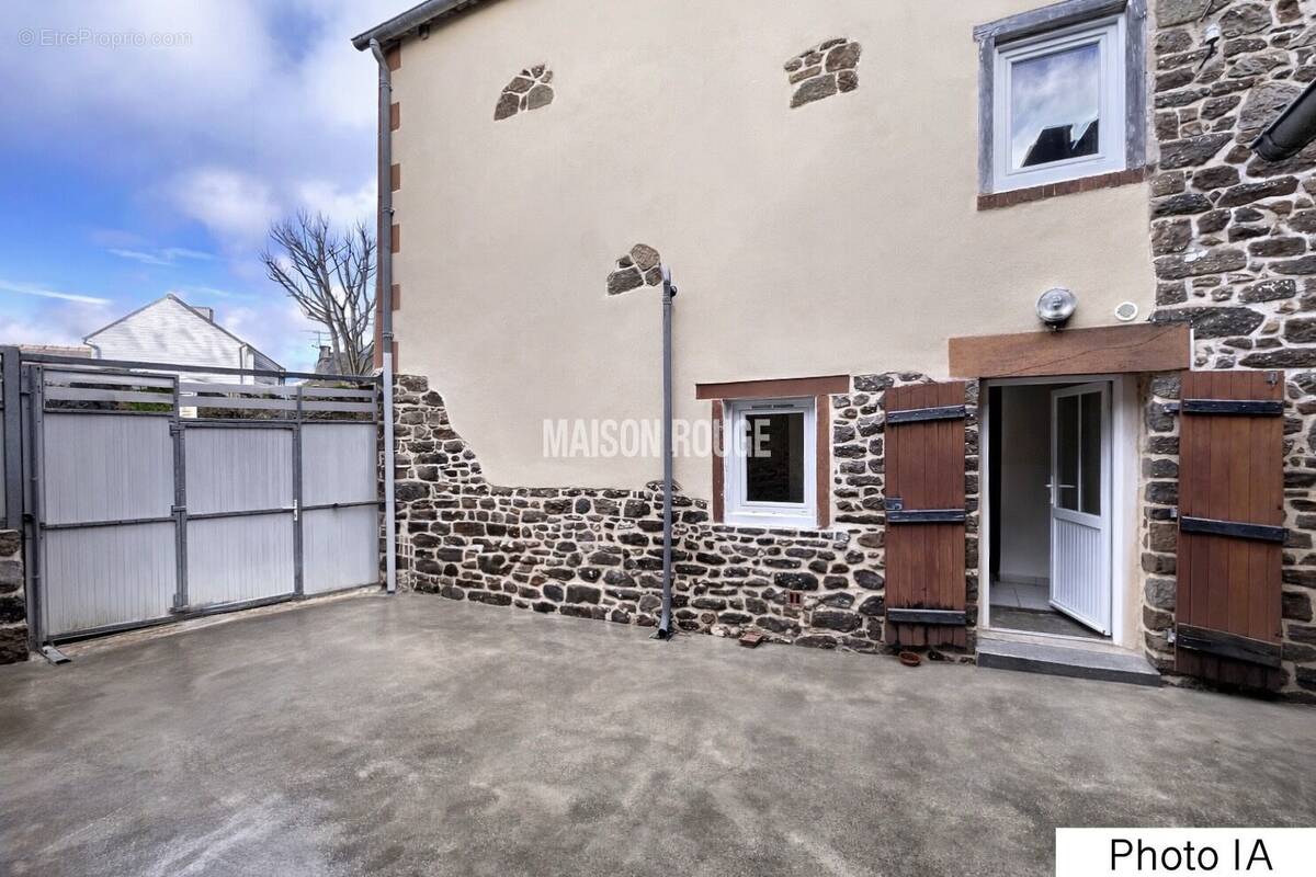 Maison à MINIAC-MORVAN