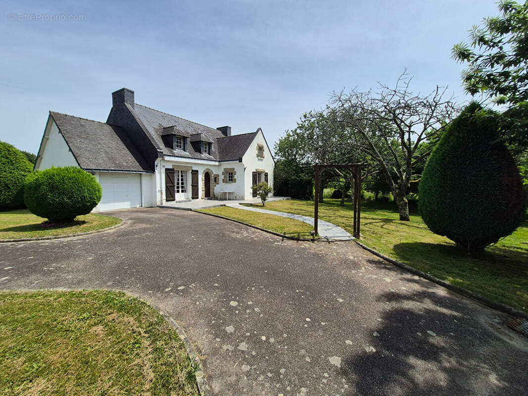 Maison à PLOUGOUMELEN