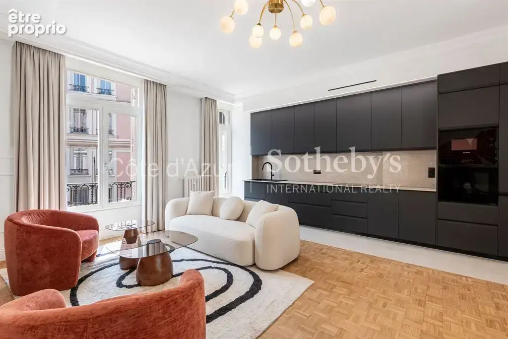 Appartement rénové de 89 m² dans l'immeuble du Negresco à Nice - photo 2