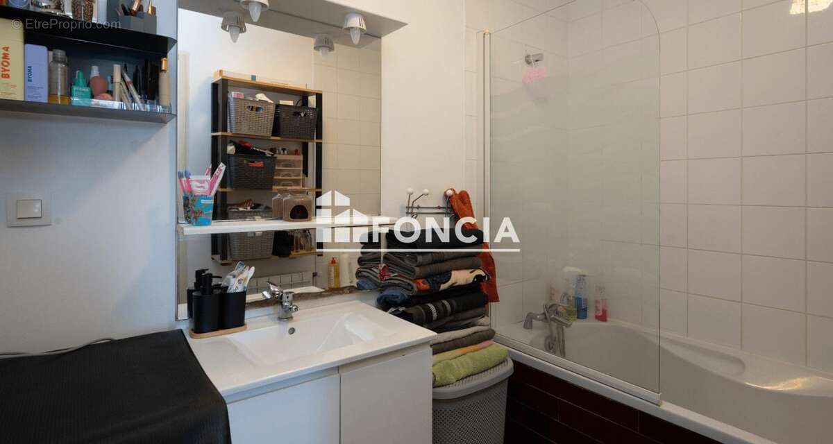 Appartement à BOURG-DE-PEAGE