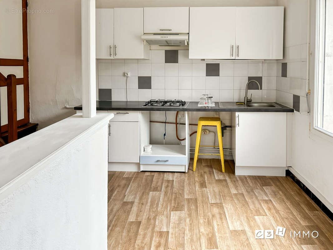 Maison à LAVERNOSE-LACASSE