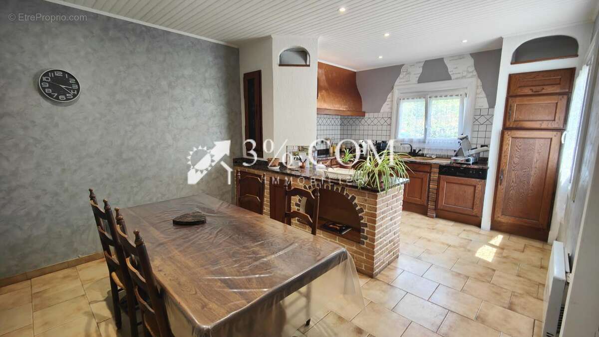 Maison 4 chambres 2700 m2 de terrain - photo 7
