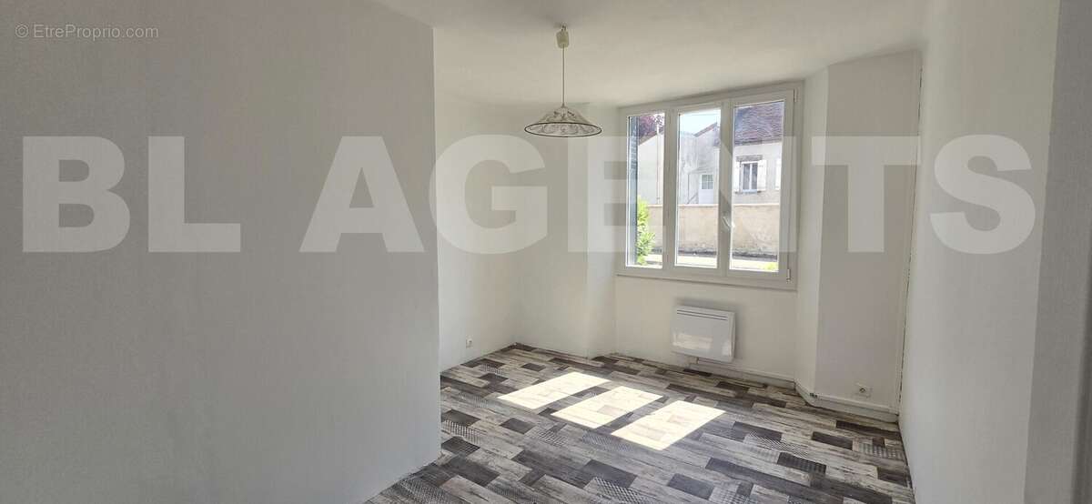 0Chambre 1_707 - Maison à FONTAINE-FOURCHES