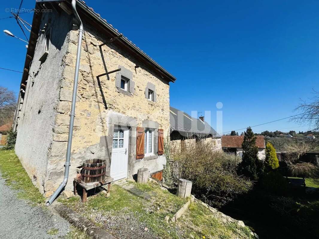 Maison à SAINT-GEORGES-DE-MONS